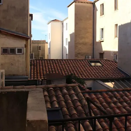 Duplex Avec Balcon Proche Centre-ville شقة *